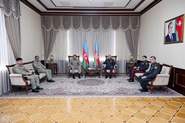 Baş Qərargah rəisi Kərim Vəliyev Pakistan nümayəndə heyəti ilə görüşüb