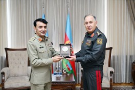 Baş Qərargah rəisi Kərim Vəliyev Pakistan nümayəndə heyəti ilə görüşüb