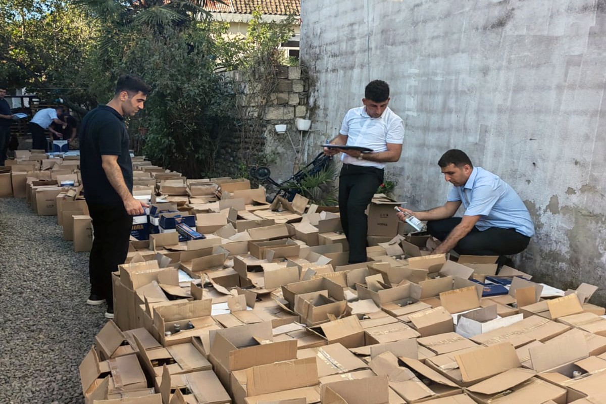 Azərbaycanda 57 ticarət obyektində aksiz markalanması ilə bağlı qanun pozuntuları aşkarlanıb
