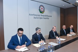 Avstriya səfiri etimadnaməsinin surətini Ceyhun Bayramova təqdim edib