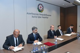 Malayziyanın yeni səfiri etimadnaməsinin surətini Ceyhun Bayramova təqdim edib