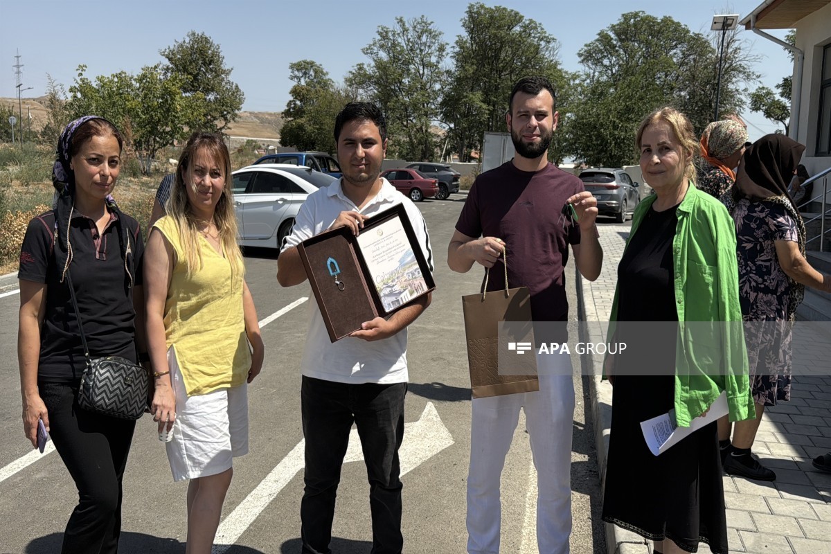 Families receive house keys as another relocation takes place to Jabrayil’s Shukurbayli village - <span class="red_color">PHOTO
