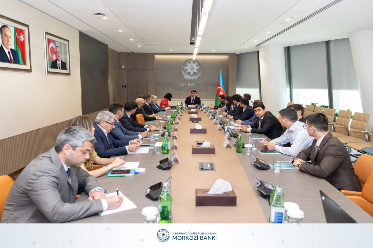 Maliyyə sektorunda rəqəmsal transformasiya və süni intellektin tətbiqi müzakirə edilib