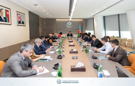 Maliyyə sektorunda rəqəmsal transformasiya və süni intellektin tətbiqi müzakirə edilib