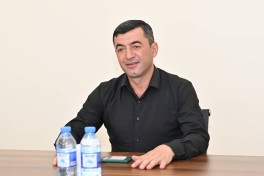 Emin Əmrullayev Xankəndidə vətəndaşları qəbul edib