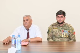 Emin Əmrullayev Xankəndidə vətəndaşları qəbul edib