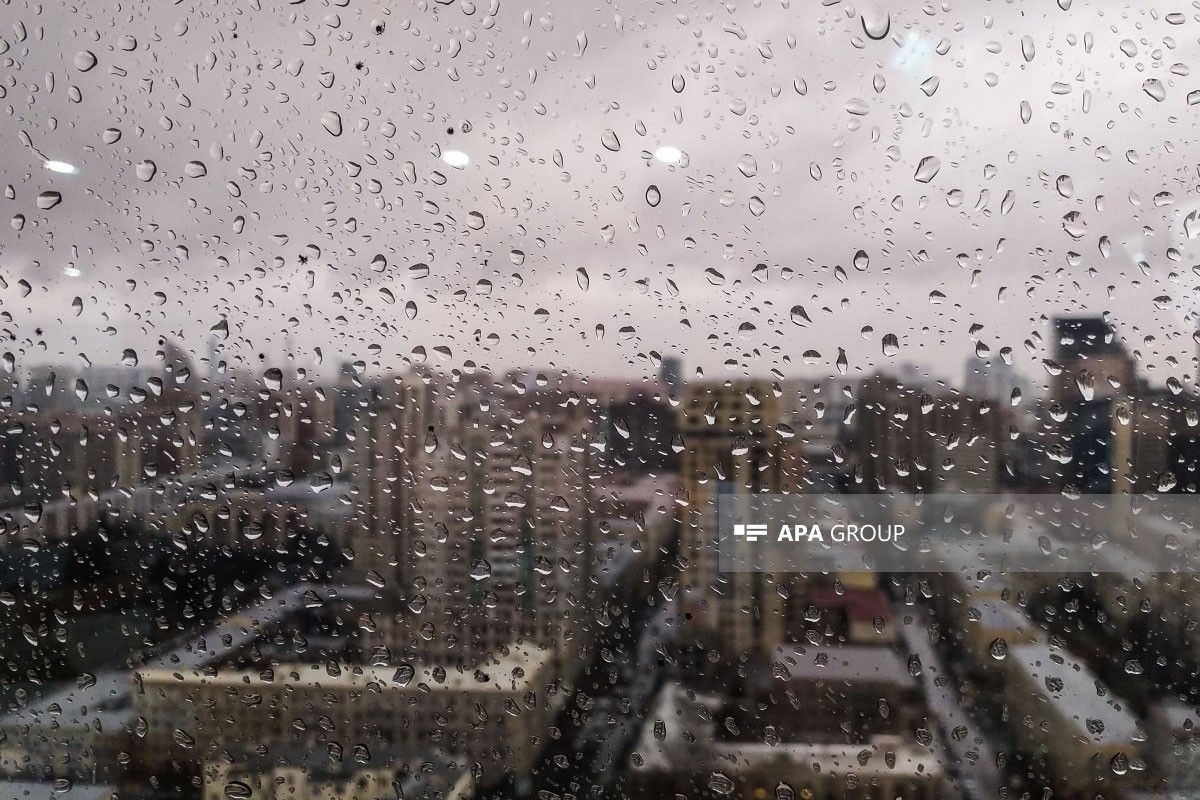 Bəzi yerlərə yağış yağıb, şimşək çaxıb - Faktiki hava 