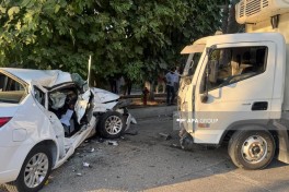 Şirvanda iki avtomobil toqquşub, ölən və yaralanan var