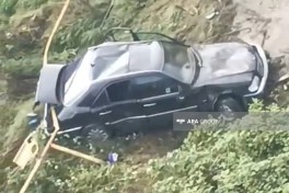 Gədəbəydə avtomobil körpüdən aşıb, xəsarət alanlar var - FOTO  - YENİLƏNİB 