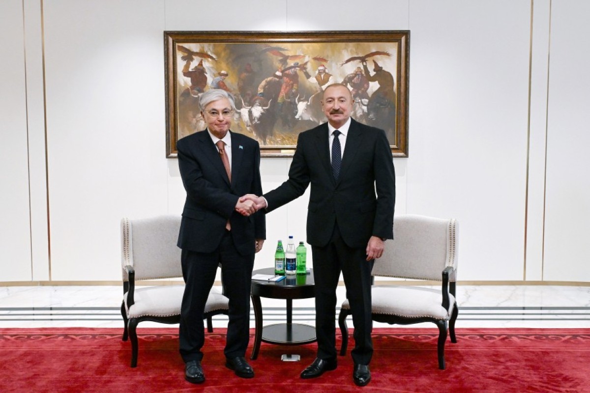 Prezident İlham Əliyev Bişkekdə Kasım-Jomart Tokayevlə görüşüb - YENİLƏNİB 