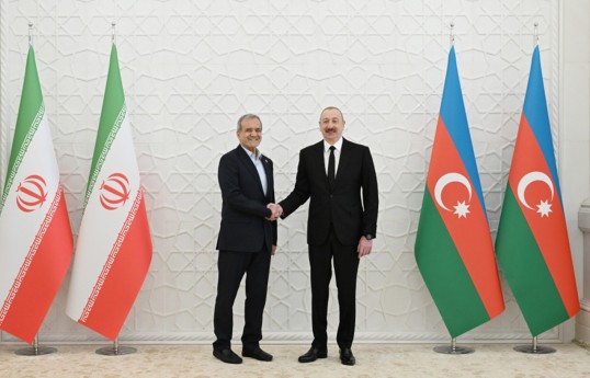 Məsud Pezeşkian, Prezident İlham Əliyev