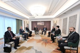 Bişkekdə Prezident İlham Əliyevlə Nikol Paşinyan arasında görüş keçirilir - FOTO  - VİDEO  - YENİLƏNİB 