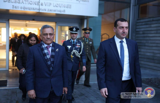 Hindistan SQ Müdafiə Qərargahının rəisinin başçılıq etdiyi heyət Ermənistana səfər edib