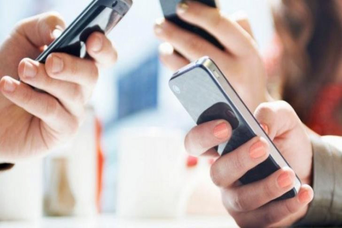 Ölkəyə gətirilən mobil telefonlar üçün gömrük rüsumunun necə hesablanacağı açıqlanıb