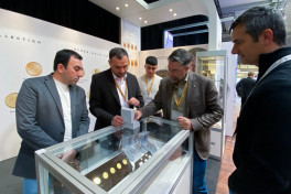 “AzerGold” ölkəmizi ümumdünya pul sərgisində təmsil edib - FOTO 