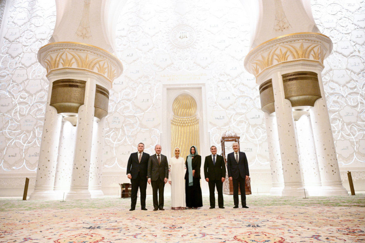 Leyla Əliyeva Əbu-Dabidə Şeyx Zayed məscidini ziyarət edib - FOTO 