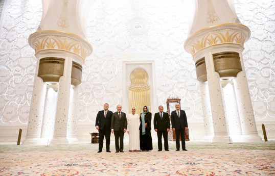 Leyla Əliyeva Əbu-Dabidə Şeyx Zayed məscidini ziyarət edib - FOTO 