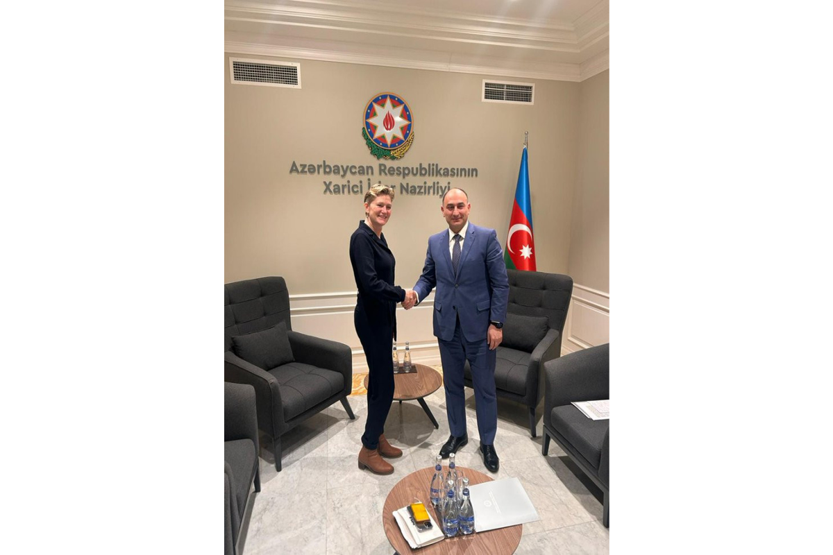 Niderland səfiri Marian de Yonq, XİN Avropa Departamentinin direktoru Məmməd Talıbov