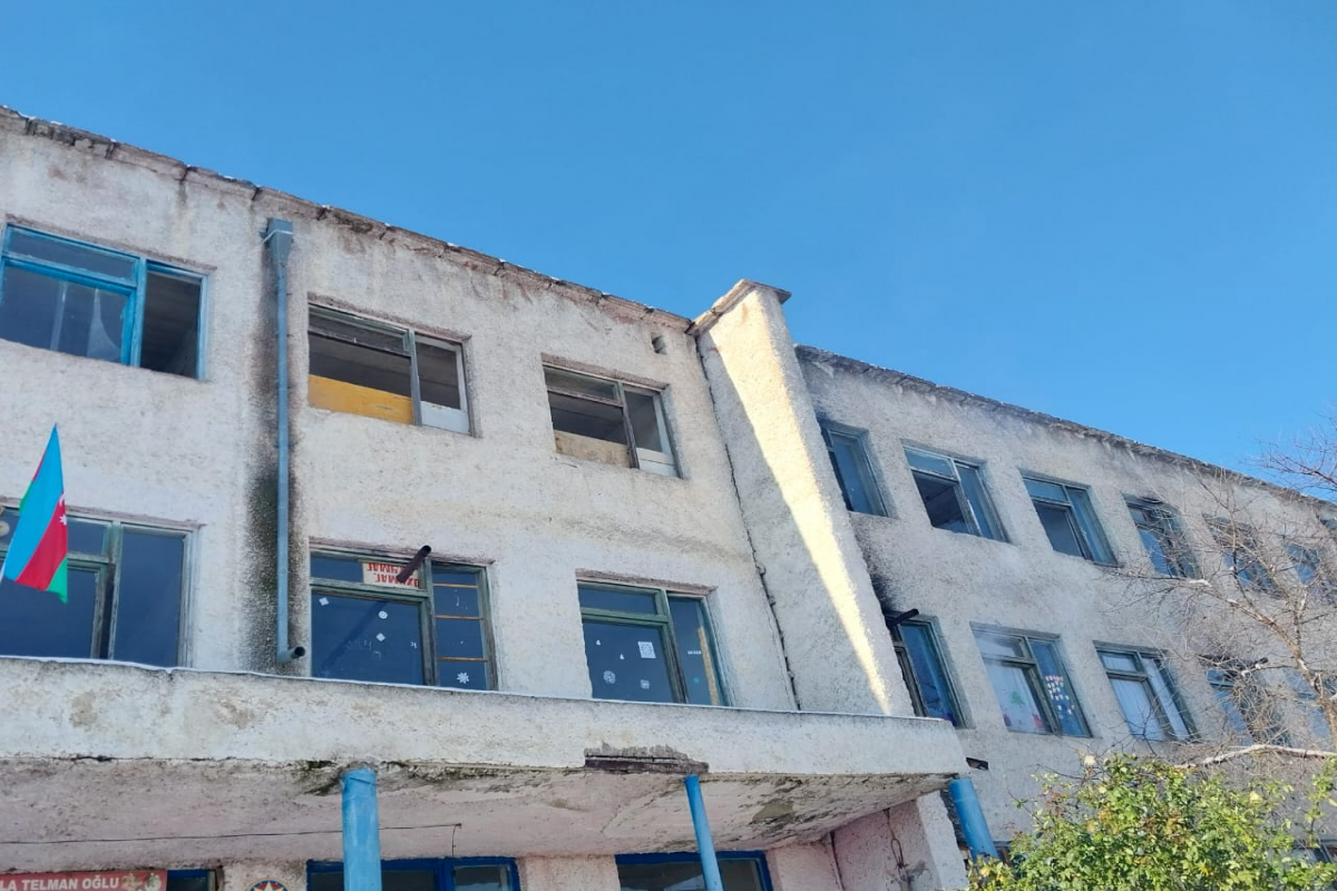 Dərsdə şagirdlərin iştirak etmədiyini iddia edən fizika müəllimi ilə bağlı məsələyə aydınlıq gətirilib