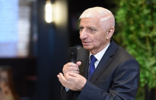 Xalq şairi Fikrət Qoca