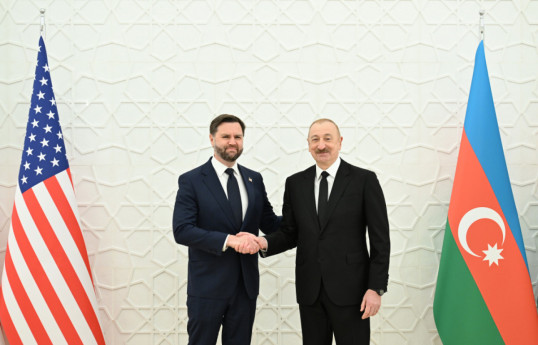 ABŞ Vitse-prezidenti Ceyms Devid Vens, Prezident İlham Əliyev