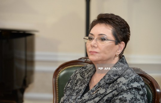 Xalq yazıçısı Elmira Axundova