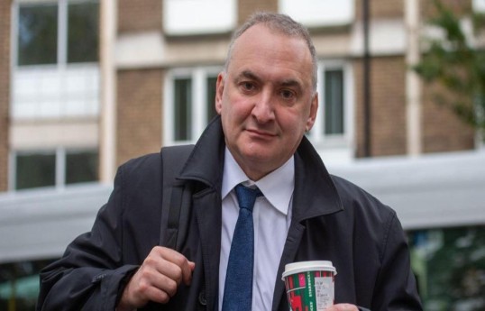 Britaniya Dövlət Xidmətinin rəhbəri istefa verib