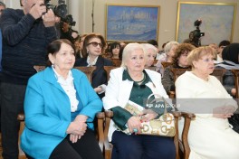 Xalq yazıçısı Elmira Axundovanın yaradıcılıq gecəsi keçirilib - FOTO 