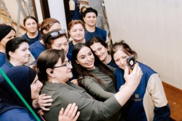 Leyla Əliyeva Şuşa məscidi üçün hazırlanmış dairəvi xalçanın kəsim mərasimində iştirak edib
