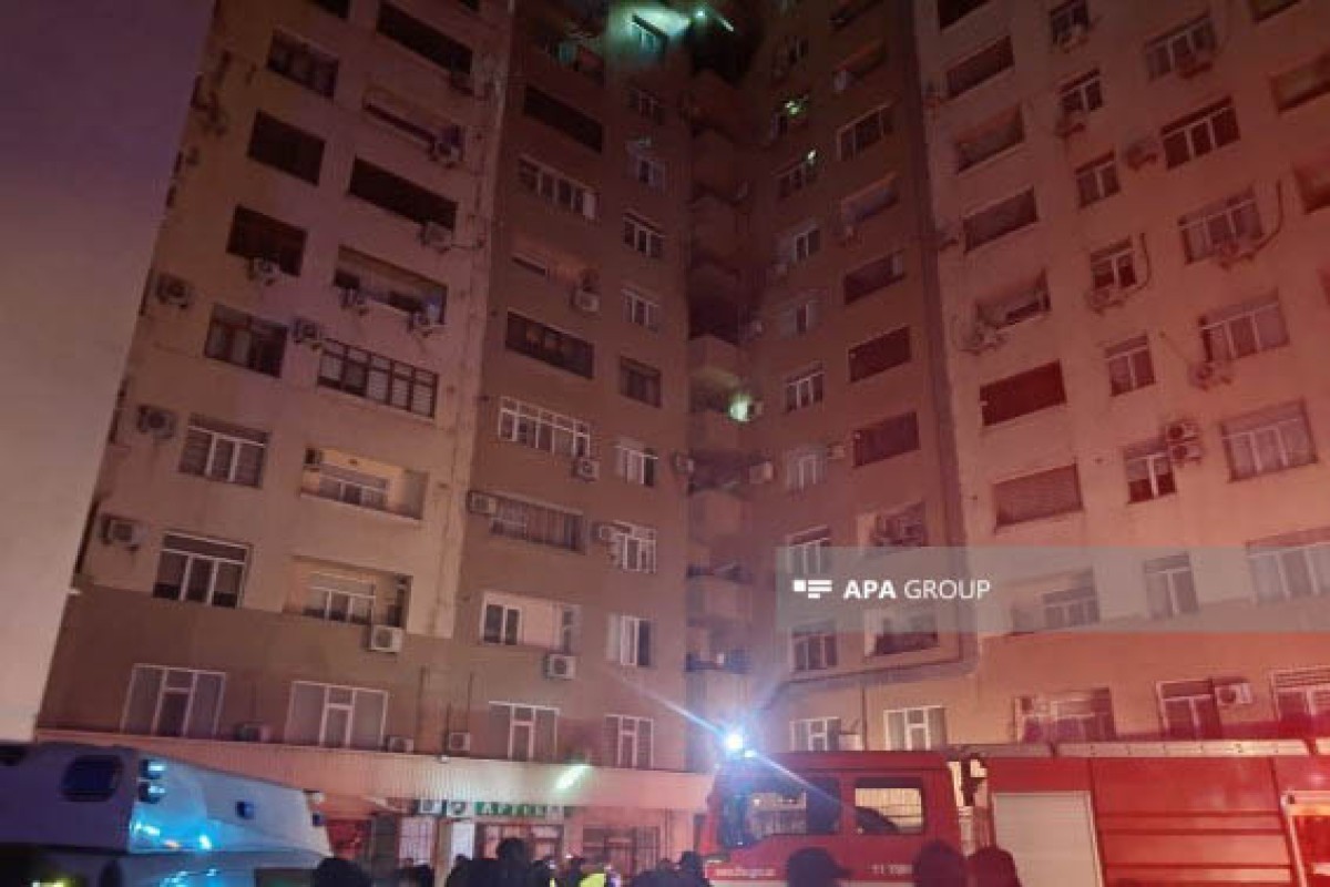 Bakıda çoxmərtəbəli yaşayış binasında yanğın baş verib  - FOTO  - VİDEO  - YENİLƏNİB-1 