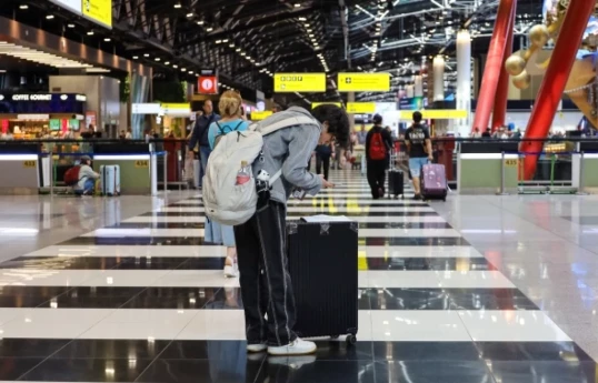Güclü qar səbəbindən Moskvanın hava limanlarında uçuş və enişlərdə gecikmələr olub