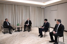 Prezident İlham Əliyev Münxendə Bundestaqın xarici siyasət komitəsinin sədri ilə görüşüb