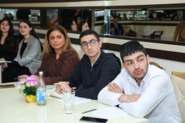 Teleradio Akademiyasında “Ekran-efirdə ədəbi tələffüz və publisistik üslub” mövzusunda təlim təşkil olunub