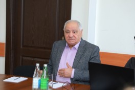 Teleradio Akademiyasında “Ekran-efirdə ədəbi tələffüz və publisistik üslub” mövzusunda təlim təşkil olunub