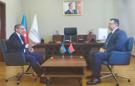 Rektor Şahin Bayramov və Belarus səfiri Dmitri Pineviç