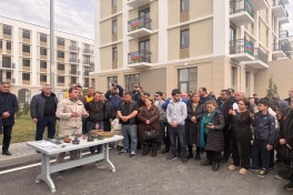 Növbəti köç karvanı Ağdama çatıb, evlərin açarları təqdim edilib - VİDEO  - YENİLƏNİB-1 
