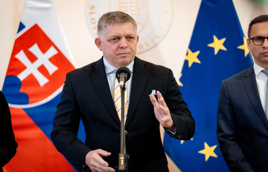 ​​​​​​​Slovakiya Baş naziri Robert Fitso