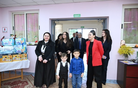 Leyla Əliyeva Tiranada uşaq evini və Universitet Xəstəxana Mərkəzini ziyarət edib