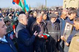 ​​​​​​​Birinci Qarabağ müharibəsində itkin düşən Rəsul Ağayevin nəşinin qalıqları Sabirabadda dəfn olunub - FOTO  - VİDEO 