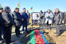 Xocalı soyqırımında itkin düşən qadının qalıqları dəfn edilib - FOTO 