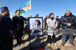 Xocalı soyqırımında itkin düşən qadının qalıqları dəfn edilib - FOTO 