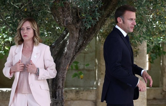 İtaliyanın baş naziri Giorgia Meloni və Fransanın prezidenti Emmanuel Makron