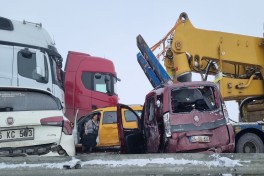 Türkiyədə 11 avtomobil toqquşub, 20 nəfər yaralanıb