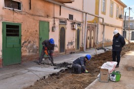 Xətaidə evlərin altında qalan magistral su xəttinin yeri dəyişdirilib