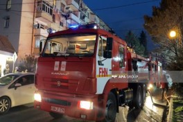 Şəkidə yaşayış binasında yanğın baş verib, sakinlər təxliyə edilib - FOTO 