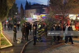 Şəkidə yaşayış binasında yanğın baş verib, sakinlər təxliyə edilib - FOTO 