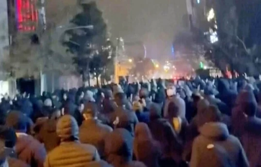 İran məhkəməsi yanvardakı etirazlarla bağlı ilk ölüm hökmünü çıxarıb