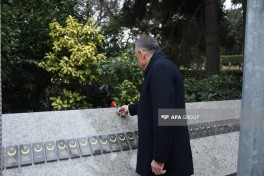 Fuat Oktay Bakıda Türk Şəhidliyini ziyarət edib - FOTO 