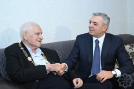 Samir Nuriyev Nəriman Həsənzadəyə “Heydər Əliyev” ordenini təqdim edib