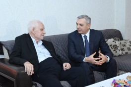 Samir Nuriyev Nəriman Həsənzadəyə “Heydər Əliyev” ordenini təqdim edib